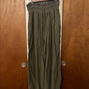 Free people Olive Green Pants Wide leg and roomy Medium. Fits like large or x lg